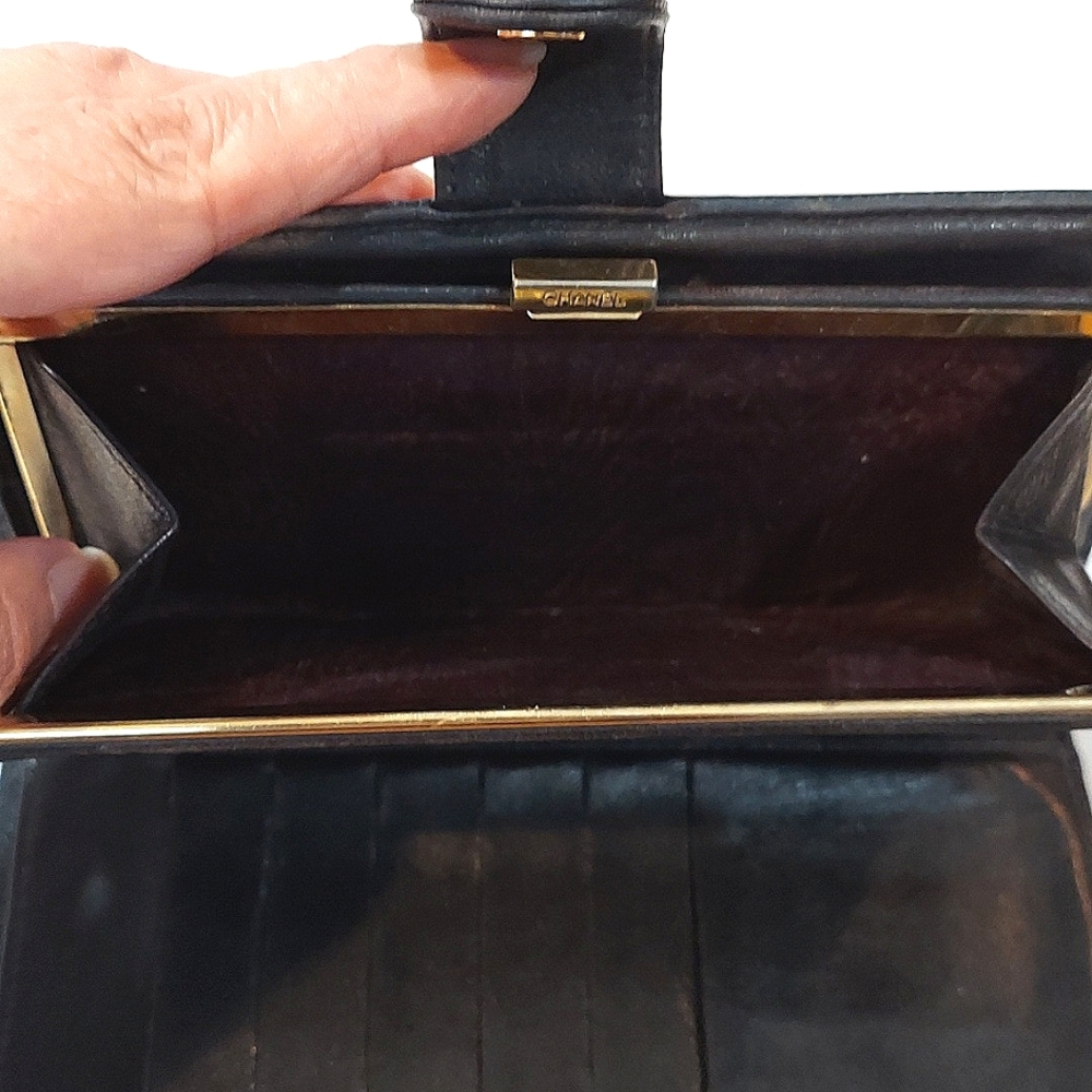 Chanel Caviar Wallet, Black CC Embossed. Pebbled caviar genuine leather. Luxury! - Picture 6 of 12
